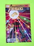 Avengers #10 Vol. 4 2011 Marvel Comics High Grade Comic Book W9-68