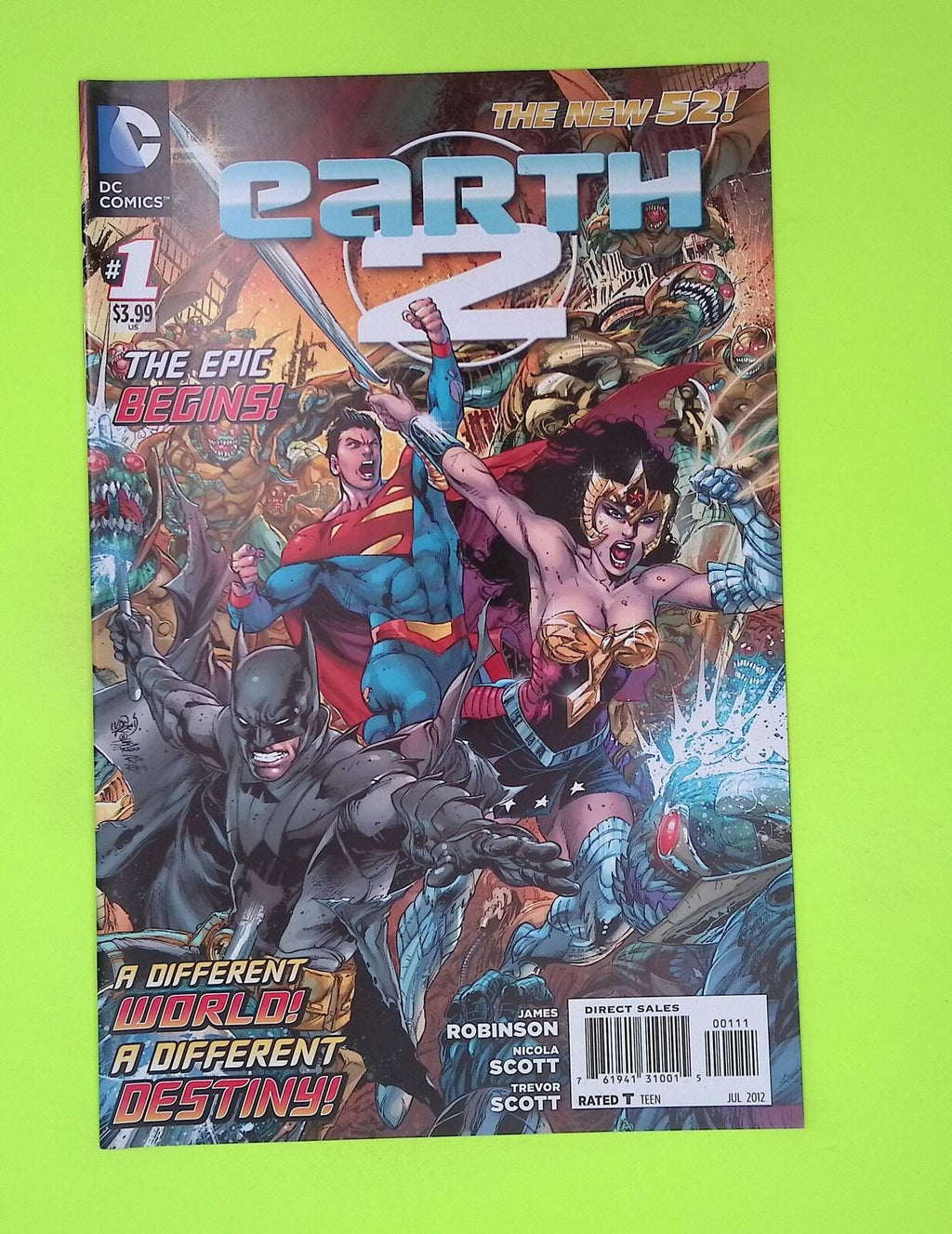 Earth 2 #1 2012 DC Comics Mid Grade Comic Book L77-165