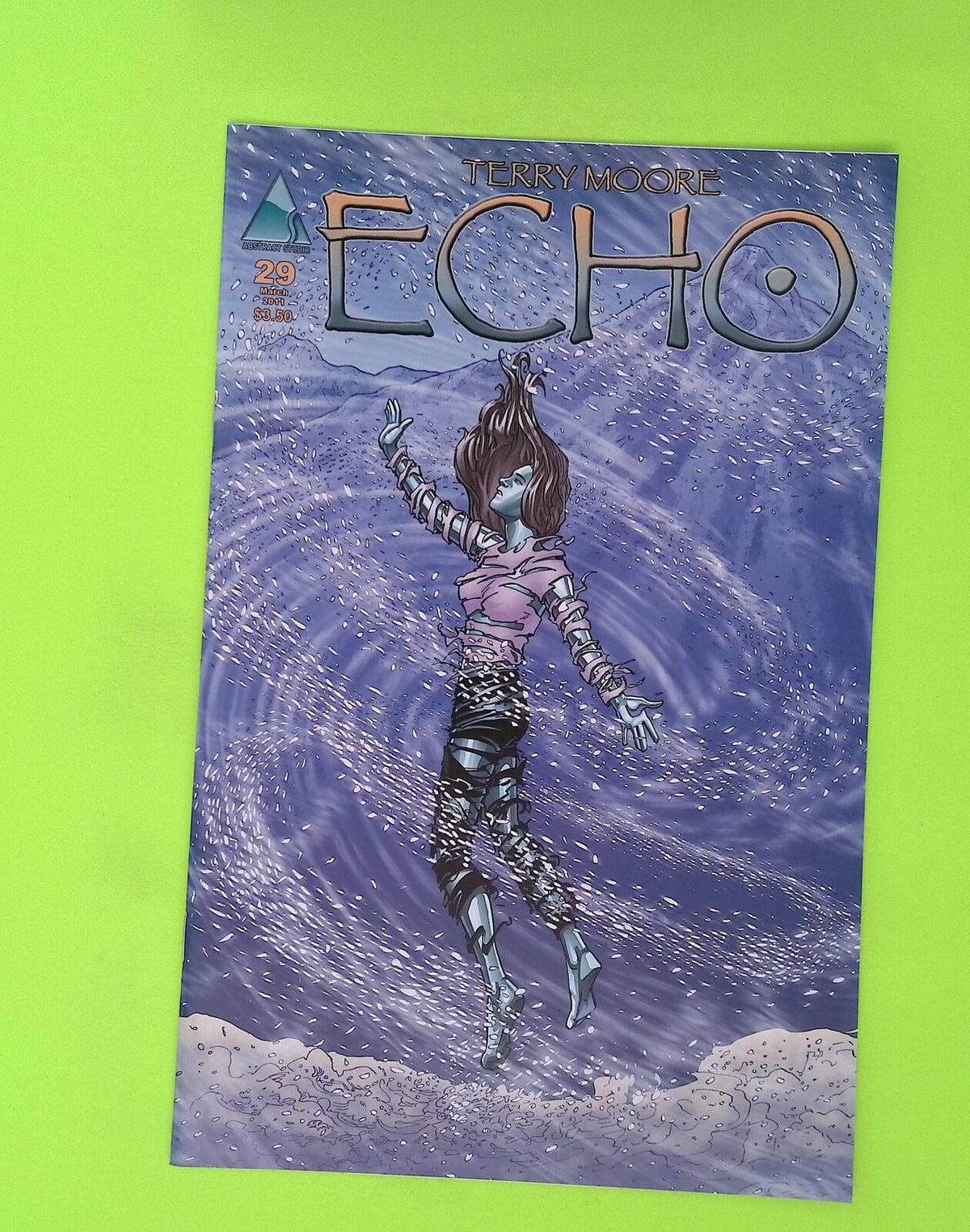Echo #29 2011 Abstract Studios High Grade Comic Book X26-270