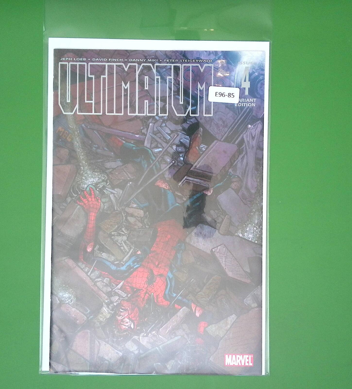 ULTIMATUM #4D HIGH GRADE VARIANT ULTIMATE MARVEL COMIC BOOK E96-85
