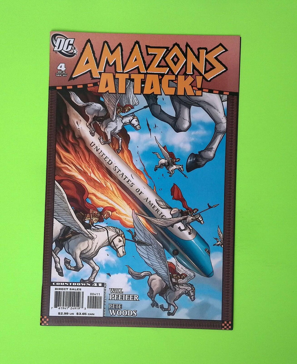 Amazons Attack #4 2007 DC Comics Higher Grade Comic Book B80-142